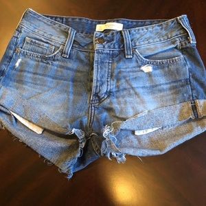 Abercrombie boyfriend booty shorts!